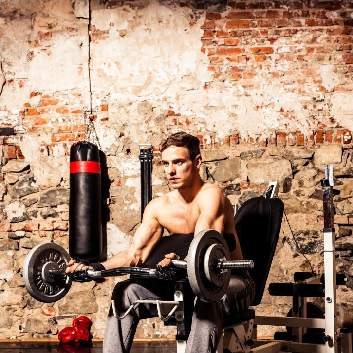 Banc de musculation universel blanc avec barre de 108 kg en fonte