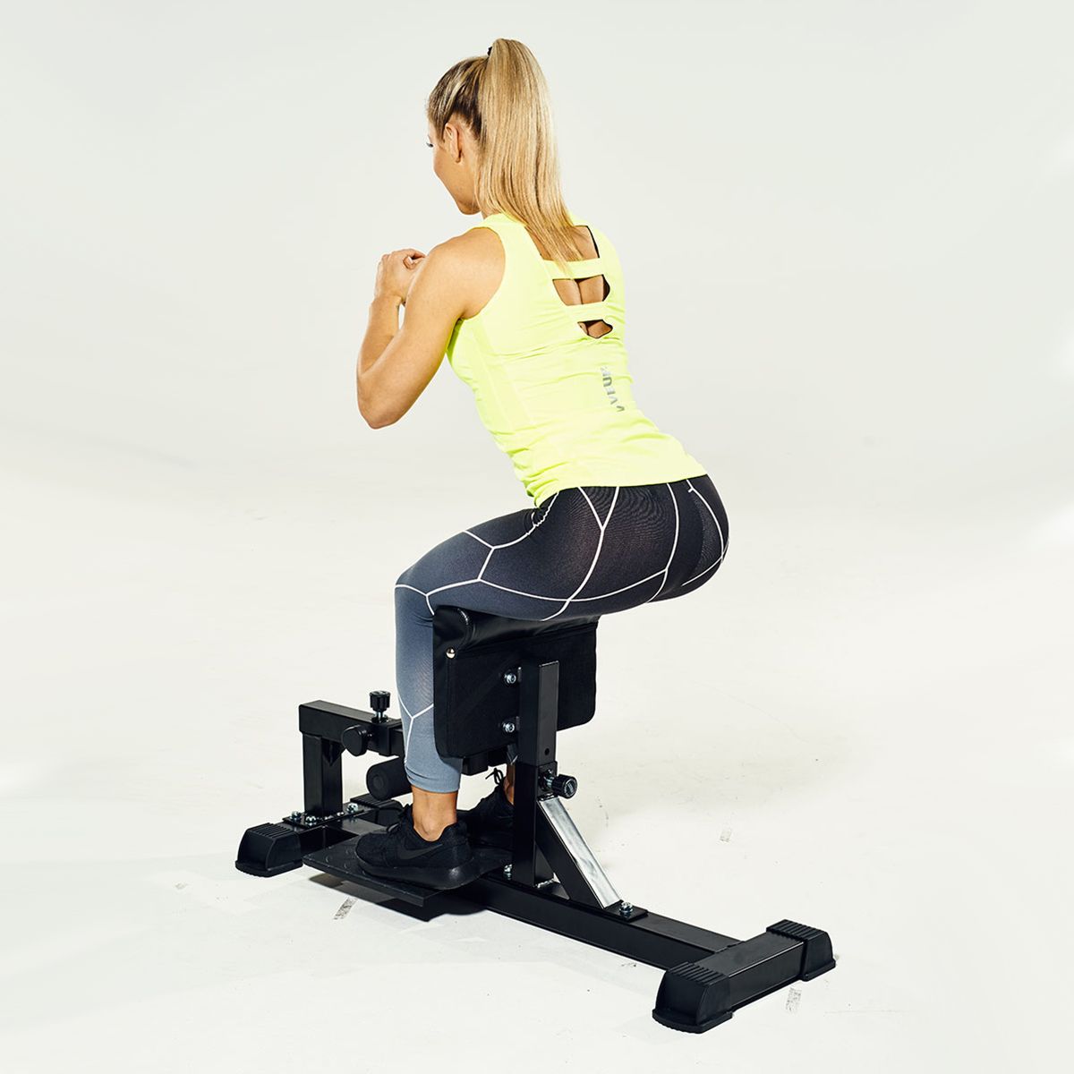 Sissy Squat Station